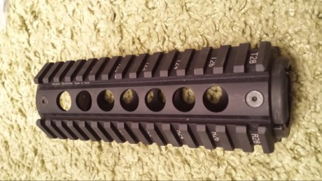 Vendo guardamanos Midwest Industries para AR-15, tamaño "carbine.".

Precio 100€ (portes incluidos 00