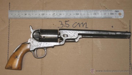 Hace unos días encontré por casualidad en una web extranjera un arma a la venta que hacía muchos años 102