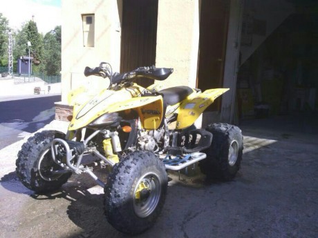Hola buenos dias,un buen amigo me ha pedido por favor que le ofertase el quad que tiene a la venta,es 02