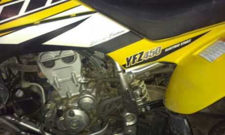 Hola buenos dias,un buen amigo me ha pedido por favor que le ofertase el quad que tiene a la venta,es 10