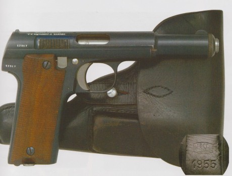 Hace unos días encontré por casualidad en una web extranjera un arma a la venta que hacía muchos años 71