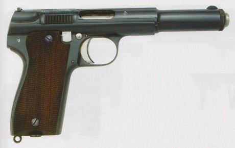 Hace unos días encontré por casualidad en una web extranjera un arma a la venta que hacía muchos años 131