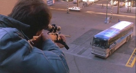 Compañeros,

En vista de las ganas de algunos (Elcafe, Wilcow, Vrakk, etc) por adivinar armas de películas 110