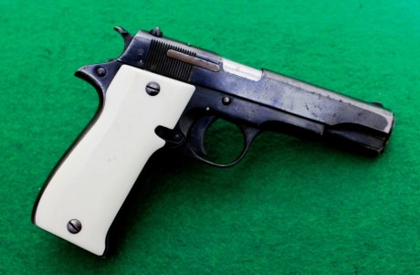 Agradecería mucho alguna foto, o web done pudiera verlas,  de arma corta y larga inutilizada de acuerdo 31