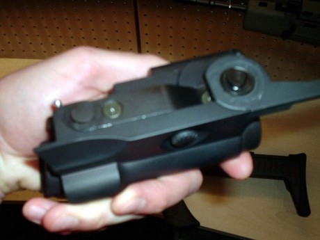 Me mosquea que parezca el XM-8 mas estable en tiro que el HK G36...

 <object width="425" 40