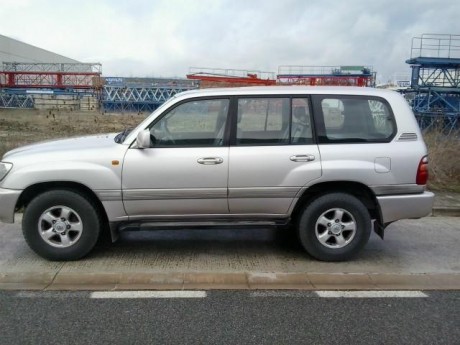 Pues eso... Todoterreno puro? Un todo camino? Una fuegonetita alta para carrilear? Yo uso un Dacia Sandero 70