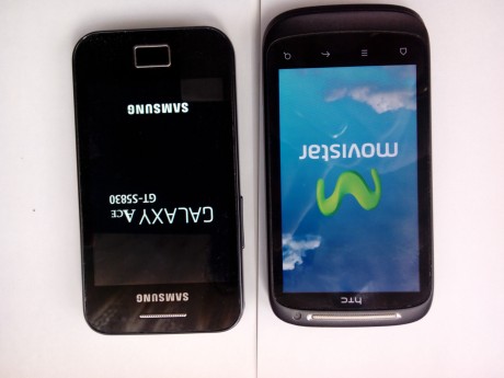 Saludos compañeros:
Hongo a la venta estos dos móviles:
Htc desire s, su carcasa es de aluminio y la batería 01