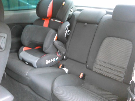 Hola buenas tardes vendo mi 407 coupe 2. 2 16v, matriculado en octubre del 2007 con tan solo 43000km, 11