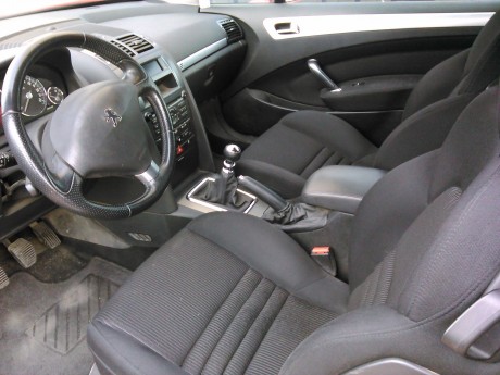 Hola buenas tardes vendo mi 407 coupe 2. 2 16v, matriculado en octubre del 2007 con tan solo 43000km, 10