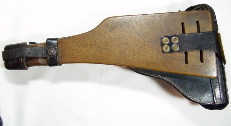 Hace unos días encontré por casualidad en una web extranjera un arma a la venta que hacía muchos años 42