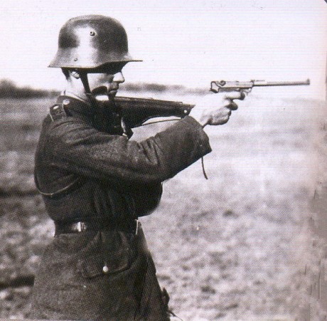 Hace unos días encontré por casualidad en una web extranjera un arma a la venta que hacía muchos años 40