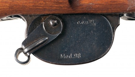 Hace unos días encontré por casualidad en una web extranjera un arma a la venta que hacía muchos años 10