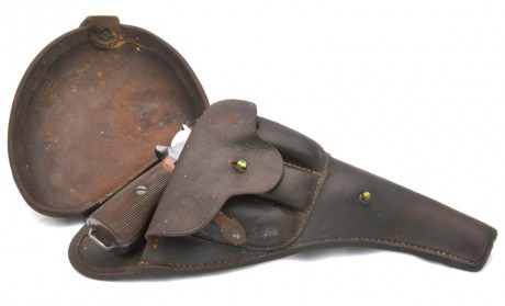 Hace unos días encontré por casualidad en una web extranjera un arma a la venta que hacía muchos años 42