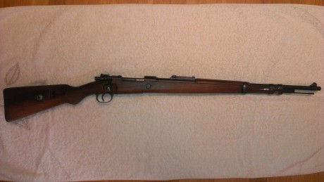 Buenos días a todos.
aquí les dejo las fotos de mi gran amor.. mi máuser k98.
lo compré recientemente 02