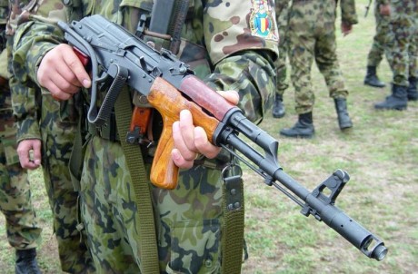  Автомат Калашникова образца 1947 года 
 Automatico Kalashnikov Modelo 1947  

Es sin duda, en la actualidad, 01