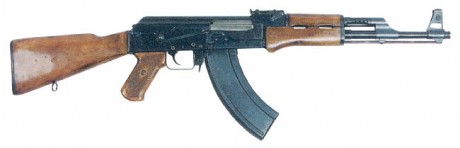  Автомат Калашникова образца 1947 года 
 Automatico Kalashnikov Modelo 1947  

Es sin duda, en la actualidad, 90