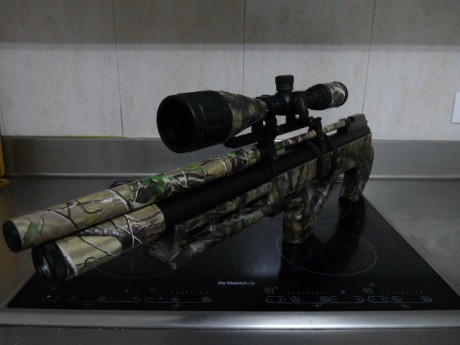 Como sabeis pensaba pintarla de "camo",pero me ha dao por tirar de rollo de cinta de "camuflaje" 01