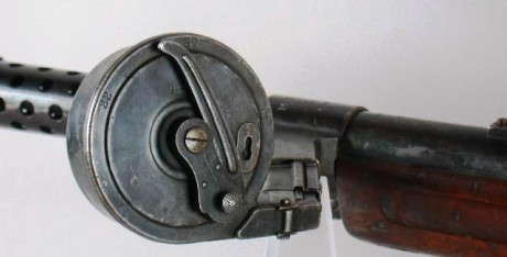 Hace unos días encontré por casualidad en una web extranjera un arma a la venta que hacía muchos años 10