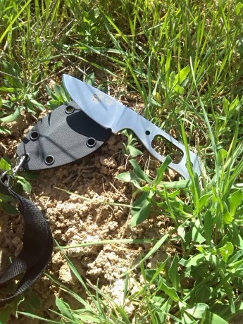 Os presento este pequeño cuchillo que a pesar de su tamaño y supuesta simpleza es de gran utilidad y tiene 00
