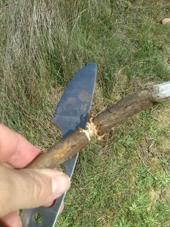 Os presento este pequeño cuchillo que a pesar de su tamaño y supuesta simpleza es de gran utilidad y tiene 32