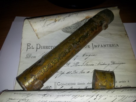 hola . un  " colega  " , albañil es para mas señas , me a regalado este manuscrito de parece 01
