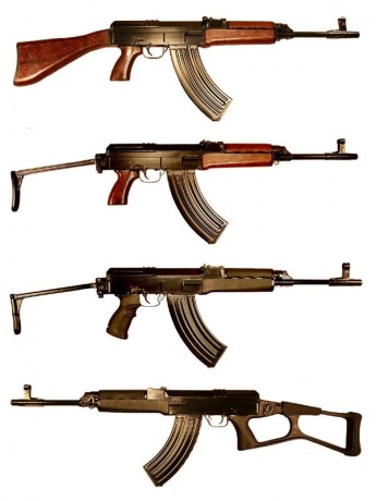 Hola amigos!

Aqui os presento mis pequeñas joyas..dos Kalashnikovs. Un FEG S90, (AKM en 7,62x39mm) y 140