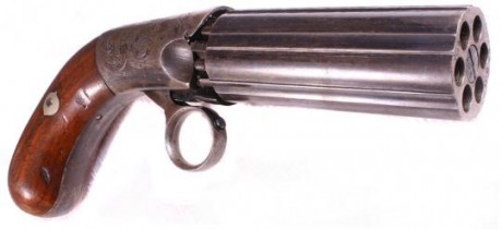 Hace unos días encontré por casualidad en una web extranjera un arma a la venta que hacía muchos años 82