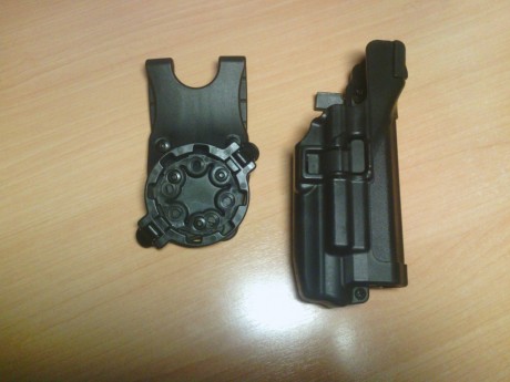 Se venden las siguientes fundas de la marca BLACKHAWK, en perfecto estado (nuevas o casi nuevas), y con 10