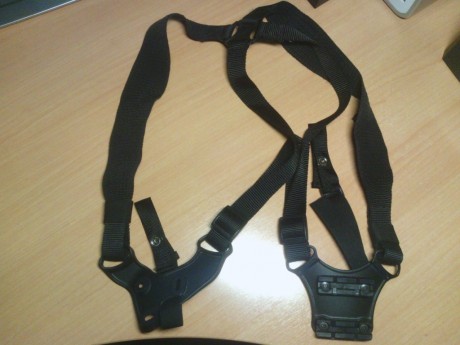 Se venden las siguientes fundas de la marca BLACKHAWK, en perfecto estado (nuevas o casi nuevas), y con 20