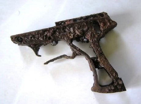 Hace unos días encontré por casualidad en una web extranjera un arma a la venta que hacía muchos años 50