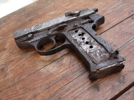 Hace unos días encontré por casualidad en una web extranjera un arma a la venta que hacía muchos años 171