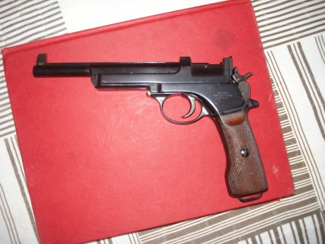 Hace unos días encontré por casualidad en una web extranjera un arma a la venta que hacía muchos años 40