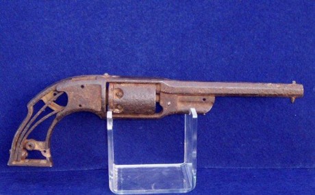Hace unos días encontré por casualidad en una web extranjera un arma a la venta que hacía muchos años 60