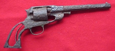 Hace unos días encontré por casualidad en una web extranjera un arma a la venta que hacía muchos años 70