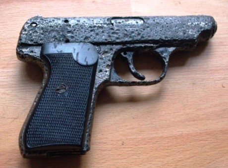 Hace unos días encontré por casualidad en una web extranjera un arma a la venta que hacía muchos años 10