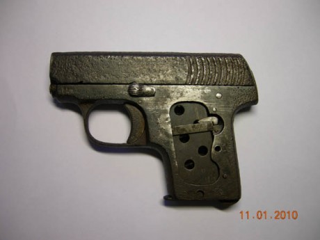 Hace unos días encontré por casualidad en una web extranjera un arma a la venta que hacía muchos años 70