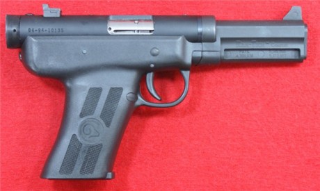 Hace unos días encontré por casualidad en una web extranjera un arma a la venta que hacía muchos años 10