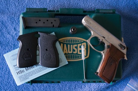 De mi coleccion personal, pongo a la venta esta detonadora. Se trata de una Mauser HSC 90 de 9mm PAK en 02