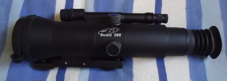 Vendo prácticamente sin uso un visor nocturno dedal 300, con monturas weaver y regleta original para apel; 02