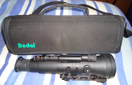 Vendo prácticamente sin uso un visor nocturno dedal 300, con monturas weaver y regleta original para apel; 00