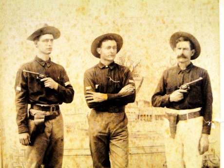 Hace unos días encontré por casualidad en una web extranjera un arma a la venta que hacía muchos años 70