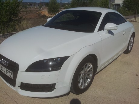 Se trata del modelo 2.0 tfsi, gasolina, por supuesto, y 200cv.
Está en perfecto estdo, con tan solo 69000 02