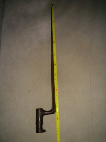 Hola queria saber si podriais ayudarme con esta bayoneta supuestamente francesa, mide 54 cms, es de las 02