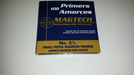 Hola a todos

Un amigo q ha dejado la recarga me da esta caja de pistones magtech, pero como pone magnum 00