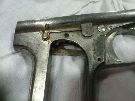 Hola,acabo de adquirir una astra 400 en la subasta de mi zona y tengo una duda,esta pistola no tiene ningun 22