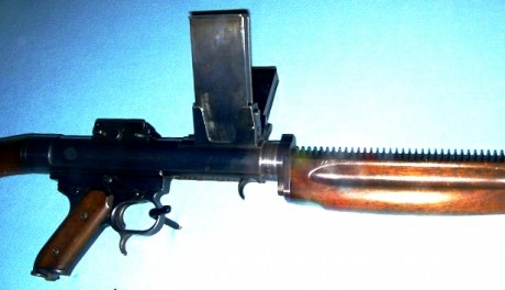 Hace unos días encontré por casualidad en una web extranjera un arma a la venta que hacía muchos años 10