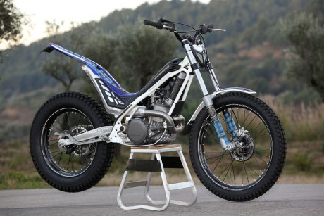 Buenas.

He abierto este post para que todos los foreros a los que nos van las motos podamos compartir 02