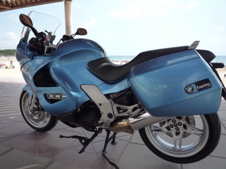 Buenas.

He abierto este post para que todos los foreros a los que nos van las motos podamos compartir 51