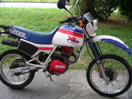 Buenas.

He abierto este post para que todos los foreros a los que nos van las motos podamos compartir 110