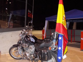 Buenas.

He abierto este post para que todos los foreros a los que nos van las motos podamos compartir 50